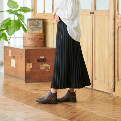 도마뱀이있는 세련된 운동화