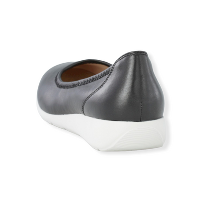 lightweight flat shoes