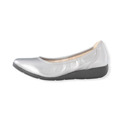 lightweight flat shoes