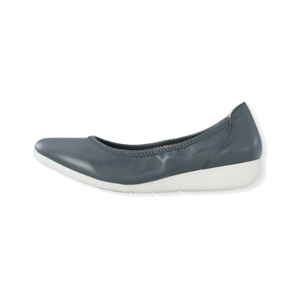 lightweight flat shoes