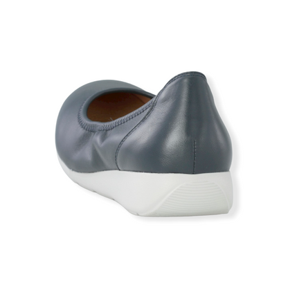 lightweight flat shoes