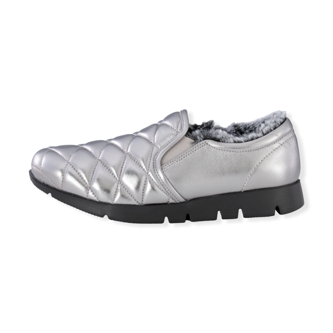 Sheepskin leather slip-on shoes