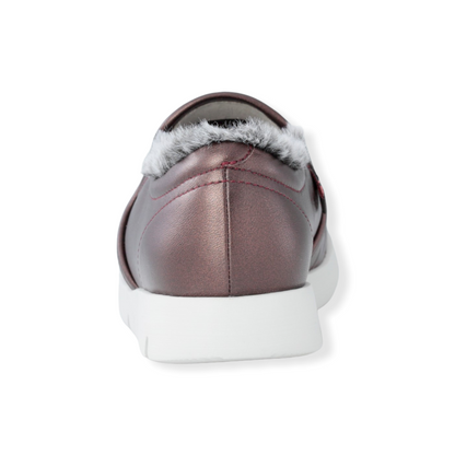 Sheepskin leather slip-on shoes