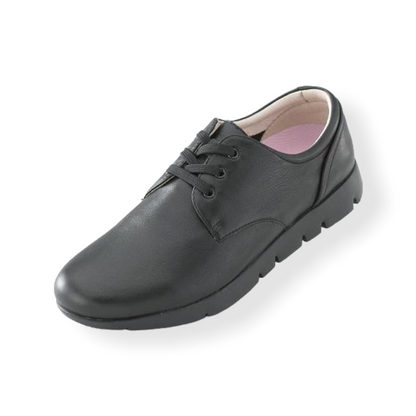 Orthodox shoe-lace design sneakers